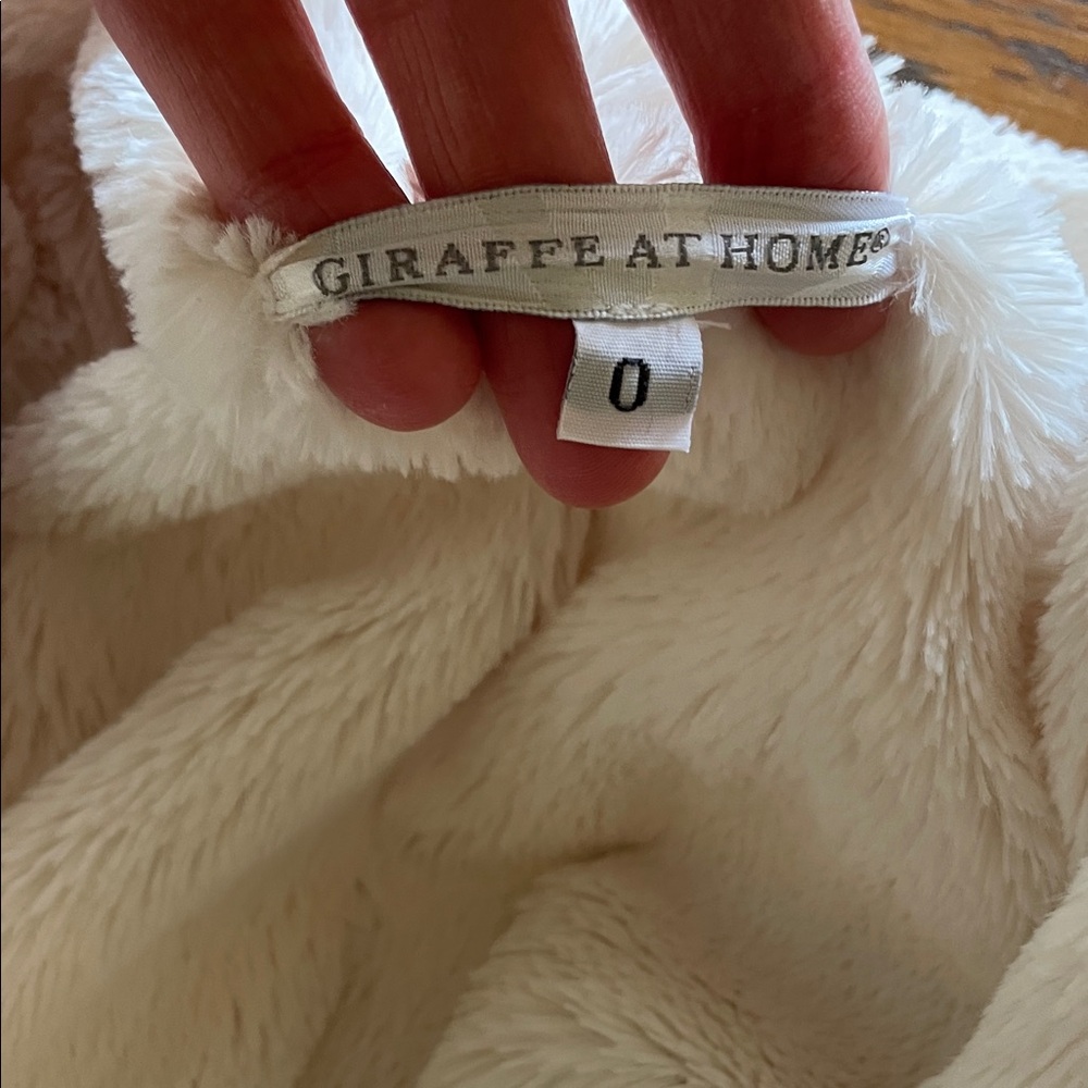 Giraffe at Home Cozy Cream Satin/Plush Robe - Picture 4 of 13